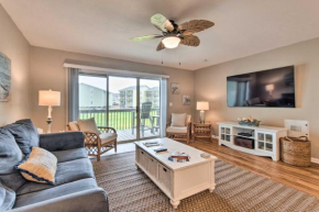 Surf City Condo with Ocean View about 1 Mi to Dwtn!